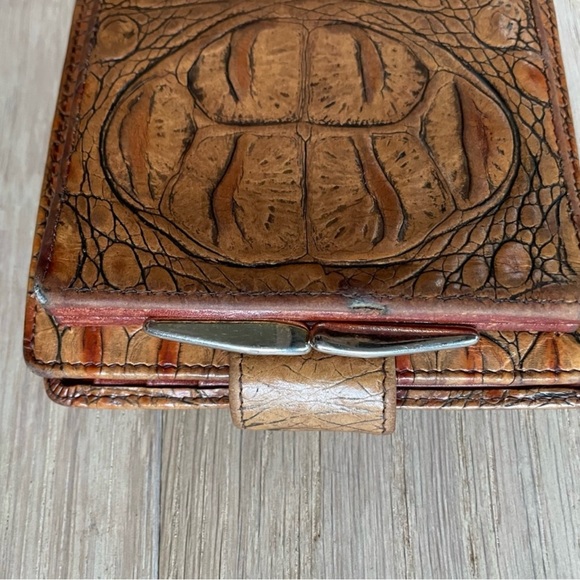 💛Brahmin Wallet💛 - Picture 2 of 11